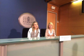 Segons la diputada del PP Núria Riera, després de la incorporació de les esmenes presentades per PSIB, Podem i MÉS, s'afegeix 
«l'avaluació anual del pla», entre altres aspectes.