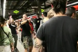 El CDR de Nou Barris ha donat a conèixer que, a l'estació de metro del Clot, un grup d'ultres que tornava de la manifestació ha agredit uns joves.