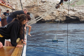 Un veler filtrarà microplàstics i seguirà a tortugues marines per les costes de Menorca