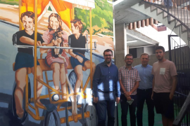 Inauguren un mural de Joan Aguiló a l'aparcament de Comtat de Rosselló 