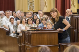 Podem insisteix en la limitació dels megacreuers i la necessitat d'invertir 1.000 milions «només en educació»