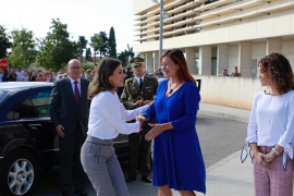 La UOB condemna el «servilisme» del Govern davant la reina d'Espanya i la ministra d'Educació