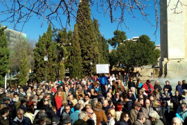 Els defensors del monument han afirmat que «l'oposició a la destrucció no és en majoria per motius ideològics, sinó per motius molt diversos que tenen un annex d'unió: la inutilitat d'una destrucció».