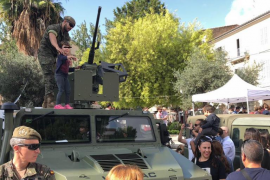 L'exèrcit espanyol 'adoctrina' nins en el militarisme a Inca