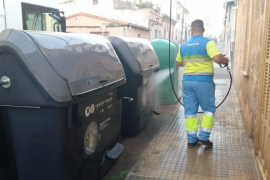 El batle de Palma, Antoni Noguera, ha visitat les tasques de neteja de la barriada de Son Espanyolet.