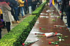 Institucions, partits i entitats reten homenatge a les víctimes del franquisme
