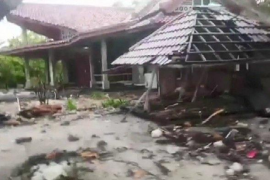 El tsunami, que ha afectat Indonèsia, ha deixat centenars de morts i damnificats.