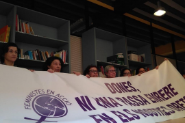 Feministes en Acció demana que «no es pactin propostes que suposin una reculada de drets» de les dones