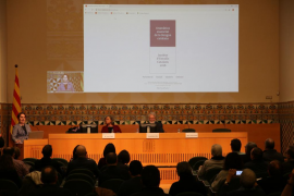 Es presenta la 'Gramàtica essencial de la llengua catalana', una gramàtica reduïda i en línia