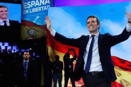 Casado promet alliberar Catalunya, «segrestada per fanàtics, racistes i supremacistes»
