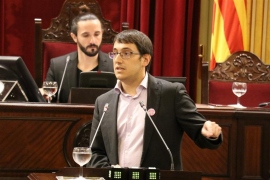 Negueruela: «Preferesc ballar el ball de la conga per la Llei de Símbols que amb feixistes el 'Que viva España' de Company»