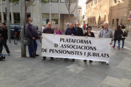 . Els pensionistes i jubilats han fet arribar la seva queixa per l'anomenat copagament sanitari a través de diverses cartes i reunions amb els representants de la Conselleria.
