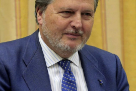 Fonts del departament que dirigeix Íñigo Méndez de Vigo han indicat que només han acudit a la trobada els tècnics de les cinc comunitats governades pel PP -Madrid, Galícia, Múrcia, Castella i Lleó i La Rioja- i Navarra.