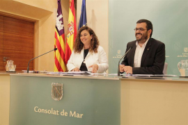 La portaveu del Govern, Pilar Costa, i el conseller de Pesca, Vicenç Vidal. 