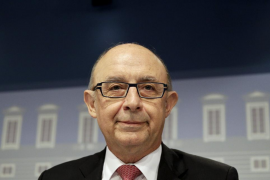 El ministre d'Hisenda Cristóbal Montoro va anunciar una ampliació del marge de dèficit del 0,3% al 0,7%, una ampliació que el Govern troba «insuficient».
