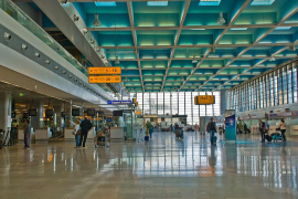 Segons la diputada de Més per Mallorca Joana Aina Campomar, «cal fer una passa més i reivindicar la cogestió dels nostres aeroports com a mesura de control de la nostra connectivitat, reivindicació dels ciutadans de les nostres Illes des de fa temps».