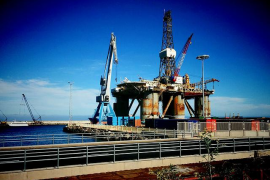 Segons ha assenyalat Abril, «aquesta tramitació s’ha d’anul·lar perquè va contra la voluntat del govern de la CAIB de declarar les aigües de les Balears com a ZEPIM (zona especialment protegides d’interès per a la Mediterrànea) de cara a la protecció dels cetacis, i contra la proposta de moratòria aprovada al nostre Parlament fa només dos mesos».