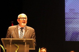 Ensenyat vol «recuperar els joves que s'han vist obligats a fer el seu treball a l'estranger»