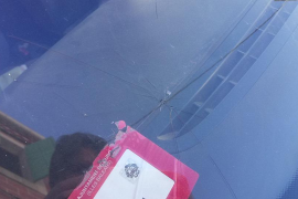 MÉS per Muro ha denunciat l'agressió contra el cotxe del candidat, Miquel Àngel Tortell, que ha aparegut amb la lluna de davant cruixida.