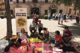 Imatge de l'acció simbòlica realitzada aquest diumenge per La Crida per Palma.