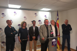 Font ha destacat que aquestes eleccions «només beneficien als 4 partits que es poden permetre una despesa tan gran, com la que suposa una campanya electoral per austera que sigui».