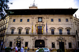 El magistrat va prorrogar un mes més el secret de les investigacions en advertir que continuen practicant-se «nombroses declaracions que segueixen llançant dades que incriminen molts dels investigats».