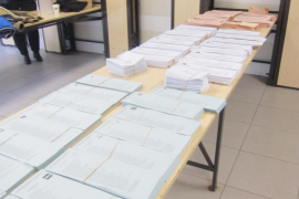 Imatge de les diferents paperetes electorals a les eleccions europees.