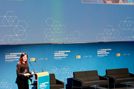 Armengol condemna la doble discriminació que pateixen les dones en zones de conflicte bèl·lic