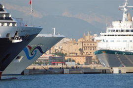 Veïnats de Palma es mobilitzen per mostrar el seu rebuig al «model turístic dels 'megacreuers'»