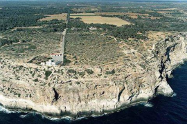 L’Associació de Defensa del Cap Blanc ha rebutjat el projecte.