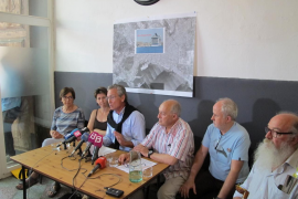 Una vintena d'entitats presenten un manifest contra els megacreuers a Palma