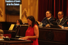 Armengol és investida presidenta del Govern amb els vots de PSIB, Podemos, MÉS i GxF i l'abstenció d'El PI