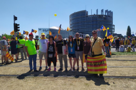 Una trentena de mallorquins varen participar a la protesta davant el Parlament europeu