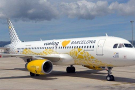 Denuncien Vueling per haver denegat el pas a una passatgera pel fet de dur un «bodi escotat»