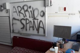 UOB: «Estam cansats de veure com l'ultraespanyolisme posa el punt de mira en els mestres i la comunitat educativa»