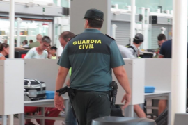 El Prat Barcelona 15 agosto 2017 La Guardia Civil refuerza los controles de los pasajeros FOTO EMILIO PEREZ DE ROZAS