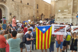 [VÍDEO] La concentració republicana rep Felip VI a Palma al crit d'#ArruixBorbons