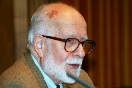 Bonner va nèixer a Nova York l’any 1928; va estudiar Teoria Musical i Composició i va viure a París fins a l’any 1954, quan es traslladà a Mallorca.