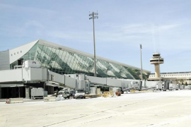 Usuaris dels avions d'Air Nostrum denuncien el mal estat dels aparells tot i ser 'servei públic'