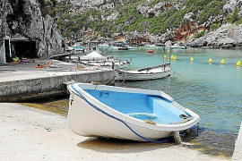 Diverses entitats acusen les administracions, Transmediterranea i Creu Roja de Maó de vulnerar drets de 10 migrants