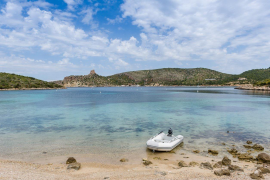 El Govern va publicar una fotografia de Cabrera en la qual apareix una il·legalitat