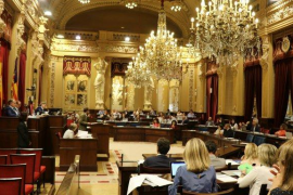 El Ple del Parlament reprova dos ministres: Ábalos i Montero