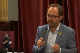 [VÍDEO] Castells a Armengol: «Si Paula Rotger hagués estat discriminada per un motiu que no fos la llengua, vostè hagués estat la primera en posar-se al capdavant de la protesta»