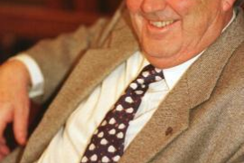 Mor Carlos Cañellas, el diputat que va 'enviar' Aznar «a pescar calamars a Mururoa»