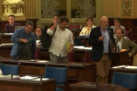 [VÍDEO] MÉS per Mallorca abandona el ple del Parlament en protesta per la sentència al Procés