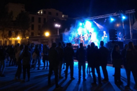 Festa, reivindicació i molta gent jove a l'acte de Joves per la Llengua