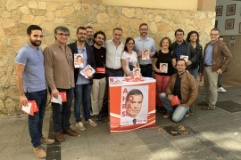 El PSOE ha visitat el mercat per tal de fer campanya electoral.