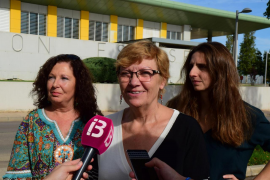 Les candidates de Podem han fet campanya aquest dissabte davant Son Espases.