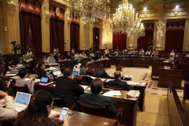 El Ple del Parlament ha aprovat aquest dimarts la Llei de modificació de la disposició addicional novena de la Llei 3/2007, de 27 de març, de la funció pública de la CAIB.