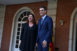 Armengol en una imatge d'arxiu amb Pedro Sánchez.